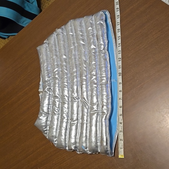 Silver puffy mini skirt size medium - Picture 6 of 6